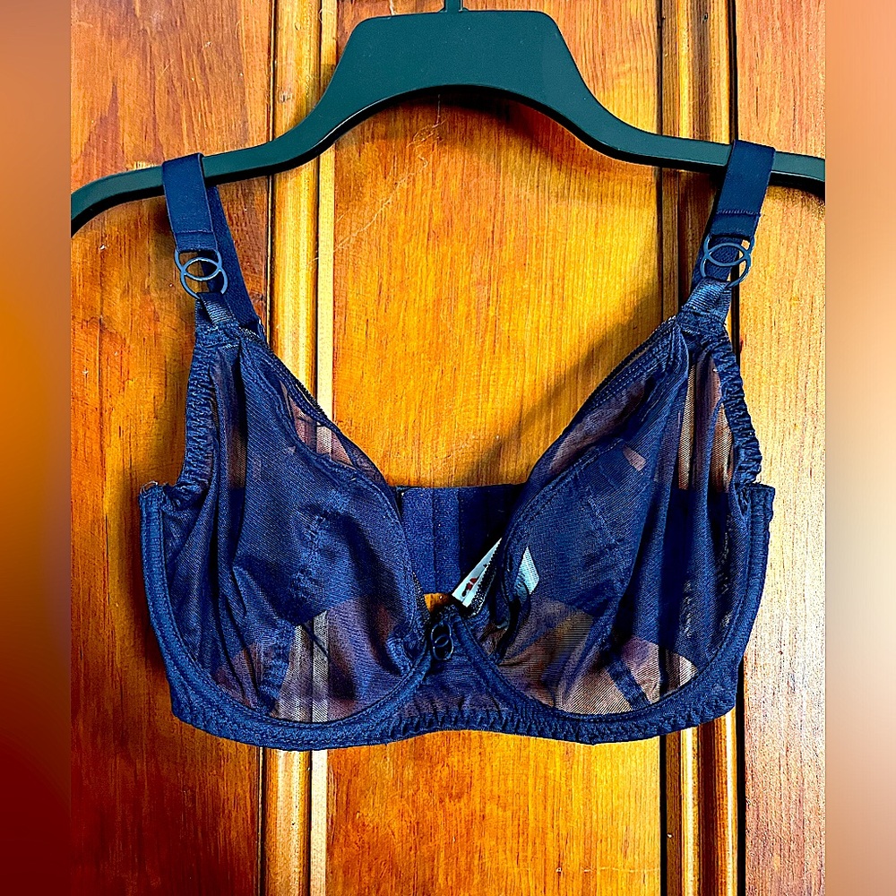 Curvy Kate “lifestyle plunge bra” dark navy blue, size 30G. Sheer. Like new.